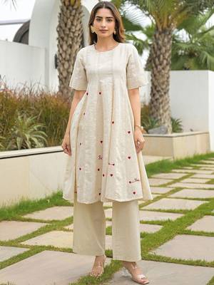 Women Ethnic Motifs Printed Regular Thread Work Kurti with Palazzos 6