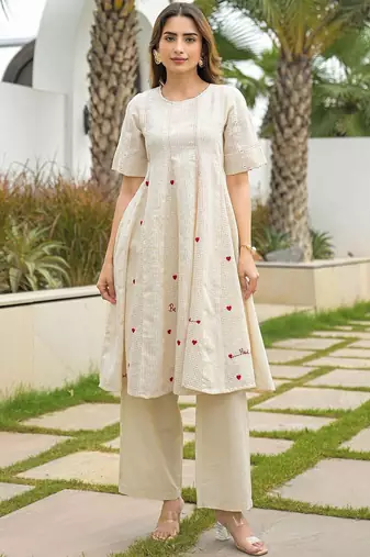 Women Ethnic Motifs Printed Regular Thread Work Kurti with Palazzos