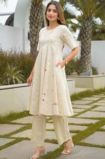 Women Ethnic Motifs Printed Regular Thread Work Kurti with Palazzos