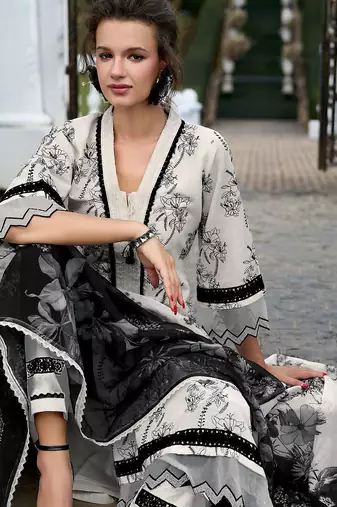 Floral Embroidered Thread Work Pure Cotton Kurta with Trousers & With Dupatta
