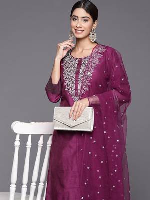 Floral Embroidered Zari Chanderi Silk Kurta with Trousers & Dupatta 2
