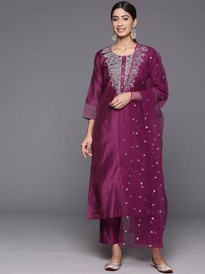 Floral Embroidered Zari Chanderi Silk Kurta with Trousers & Dupatta 1