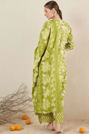 Women Floral Printed Kurta with Trousers & Dupatta