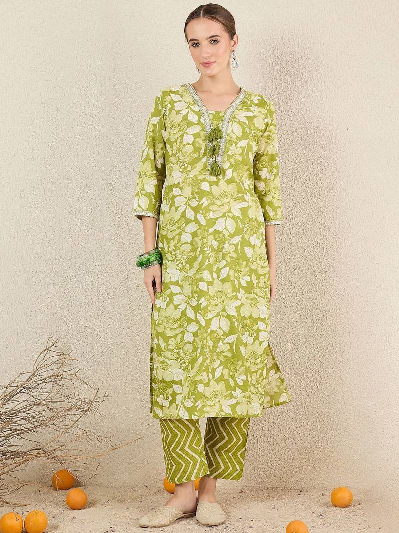 Women Floral Printed Kurta with Trousers & Dupatta
