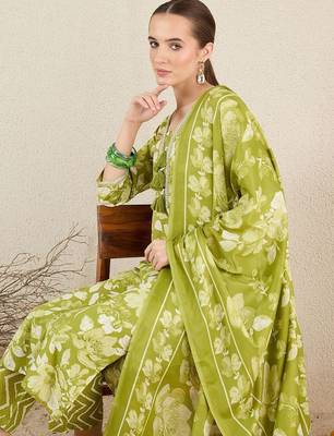 Women Floral Printed Kurta with Trousers & Dupatta 7