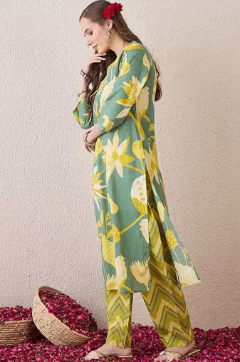 Women Floral Printed Cotton Kurta with Trousers