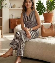 Women Printed Regular Kurta with Palazzos