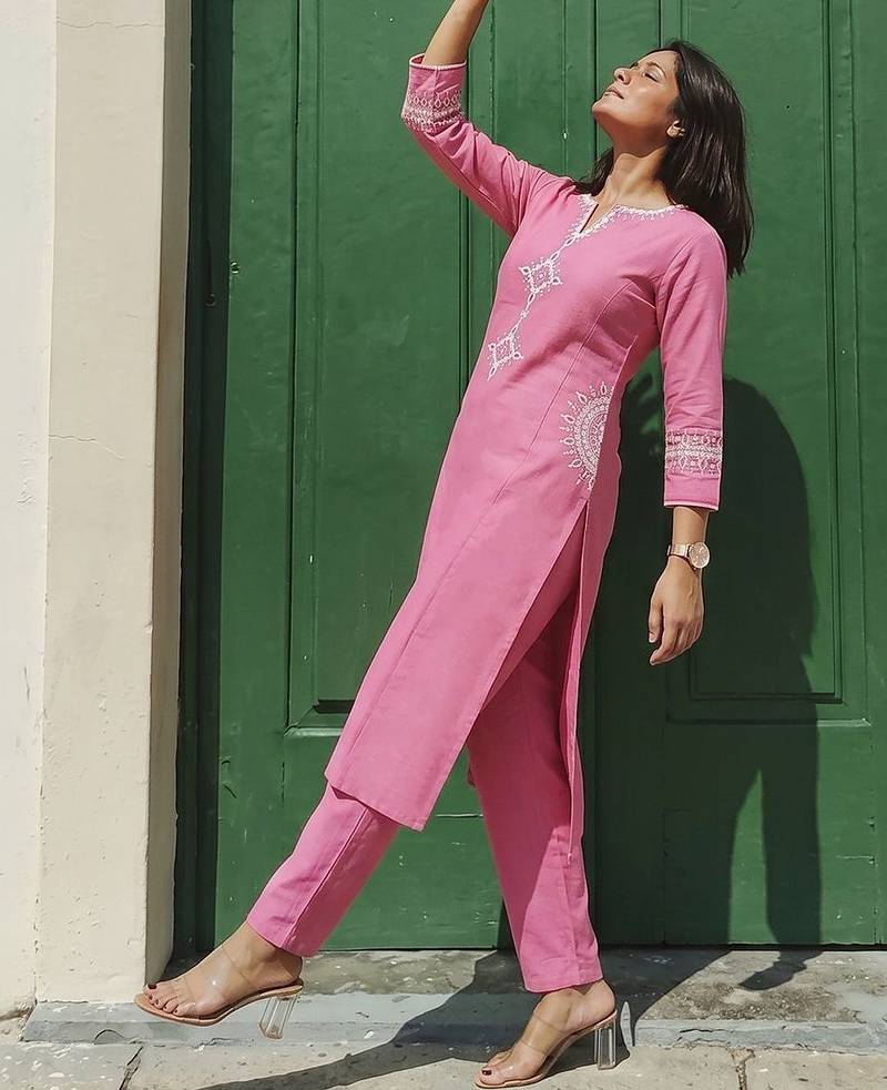 Women Ethnic Motifs Embroidered Regular Thread Work Kurta with Trousers