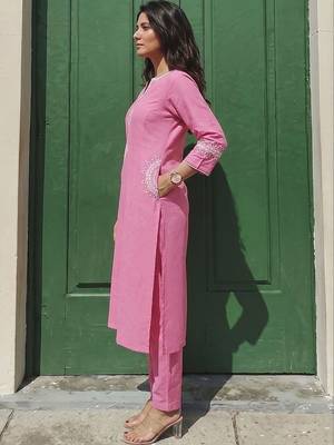 Women Ethnic Motifs Embroidered Regular Thread Work Kurta with Trousers 2