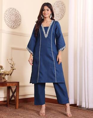 Women Embroidered Panelled Thread Work Kurta&Palazzos 6