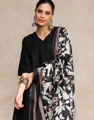 Women Regular Kurta with Trousers & With Dupatta 2