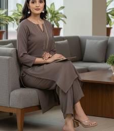 Women Regular Thread Work Silk Crepe Kurta with Trousers