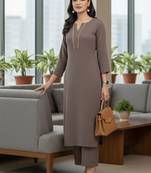 Women Regular Thread Work Silk Crepe Kurta with Trousers