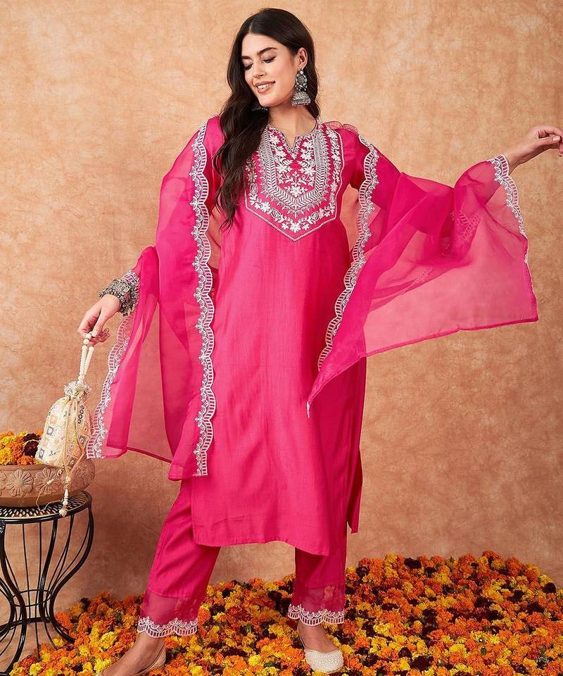 Floral Embroidered Regular Thread Work Liva Kurta with Trousers & Dupatta