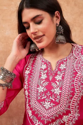 Floral Embroidered Regular Thread Work Liva Kurta with Trousers & Dupatta