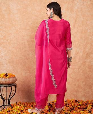 Floral Embroidered Regular Thread Work Liva Kurta with Trousers & Dupatta 5