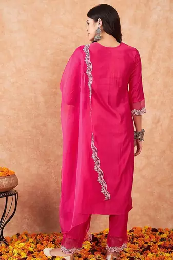 Floral Embroidered Regular Thread Work Liva Kurta with Trousers & Dupatta
