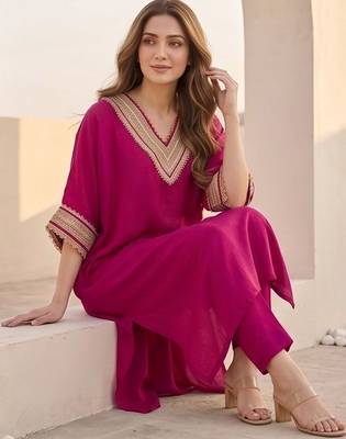 Women Dyed Regular Gotta Patti Kurta with Trousers 5