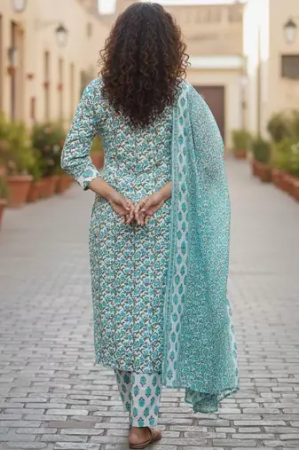 Women Floral Printed Regular  Cotton Kurta with Trousers & With Dupatta