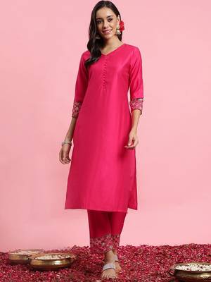 V-Neck Thread Work Kurta With Trousers & Dupatta 4