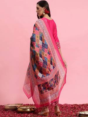 V-Neck Thread Work Kurta With Trousers & Dupatta 6