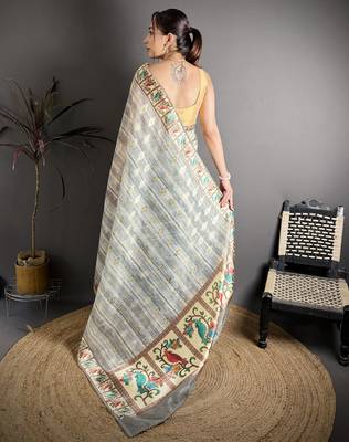 grey slub cotton blend printed saree with unstitched blouse piece. 4
