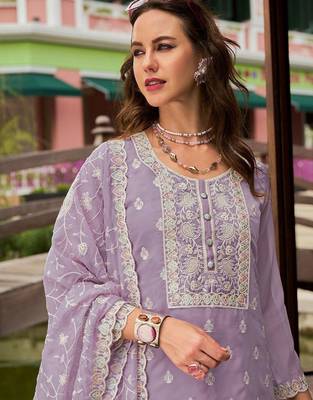 Floral Embroidered Round Neck Mirror Work Organza Kurta & Trouser & Dupatta 2