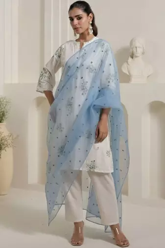 Women Floral Embroidered Regular Thread Work Pure Cotton Kurta with Trousers & With Dupatta