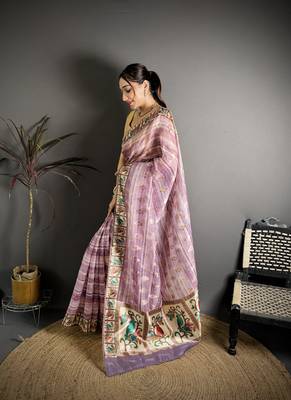 lilac slub cotton blend printed saree with unstitched blouse piece. 3
