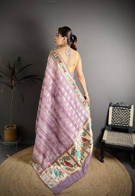 lilac slub cotton blend printed saree with unstitched blouse piece. 4
