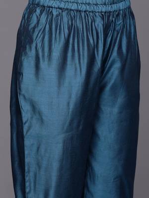Floral zari Embroidered Chanderi Silk Kurta with Trousers & Dupatta 4