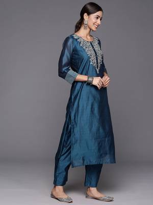 Floral zari Embroidered Chanderi Silk Kurta with Trousers & Dupatta 6