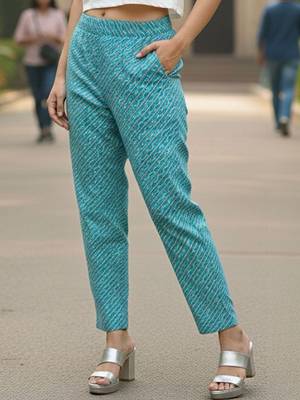 Women Floral Printed Regular Thread Work  Cotton Kurta with Trousers & With Dupatta 5