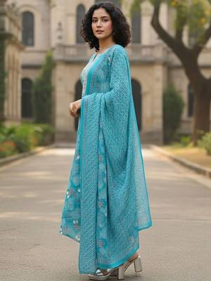 Women Floral Printed Regular Thread Work  Cotton Kurta with Trousers & With Dupatta 6