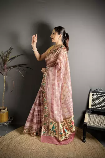 onion slub cotton blend printed saree with unstitched blouse piece.