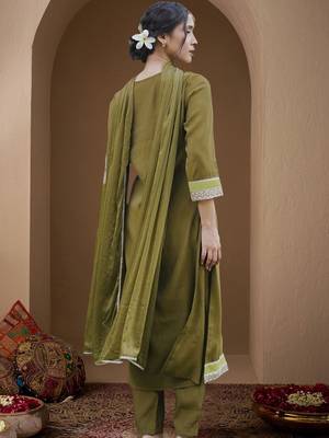 Women Floral Embroidered Regular Kurta with Trousers & With Dupatta 3