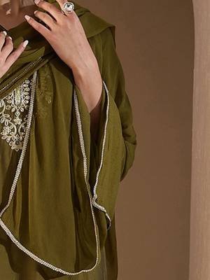 Women Floral Embroidered Regular Kurta with Trousers & With Dupatta 6