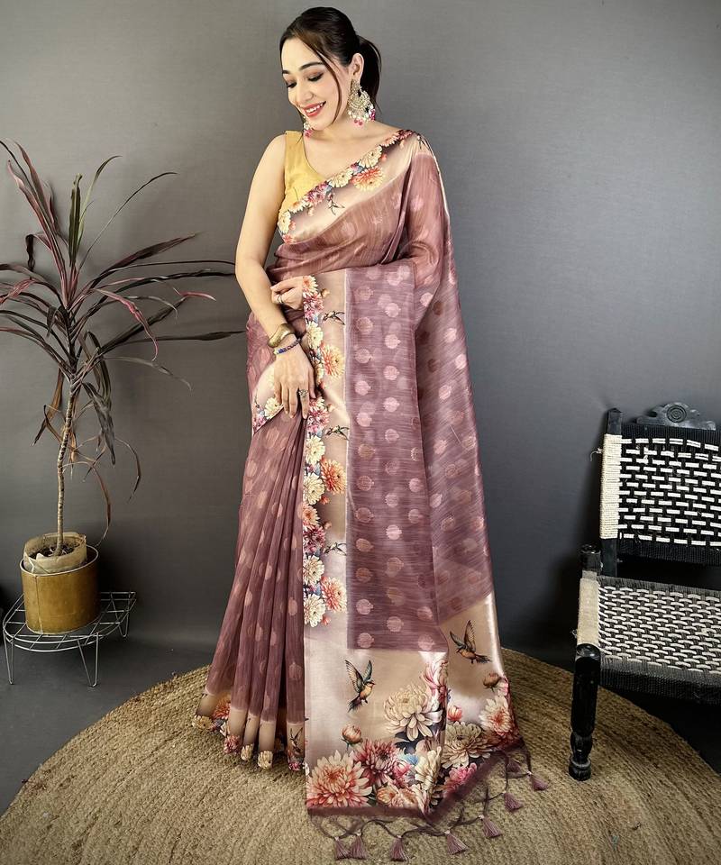 onion premium cotton blend printed saree with unstitched blouse piece.