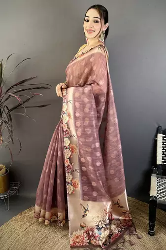 onion premium cotton blend printed saree with unstitched blouse piece.
