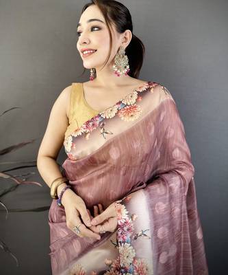 onion premium cotton blend printed saree with unstitched blouse piece. 3