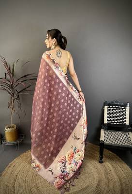 onion premium cotton blend printed saree with unstitched blouse piece. 4