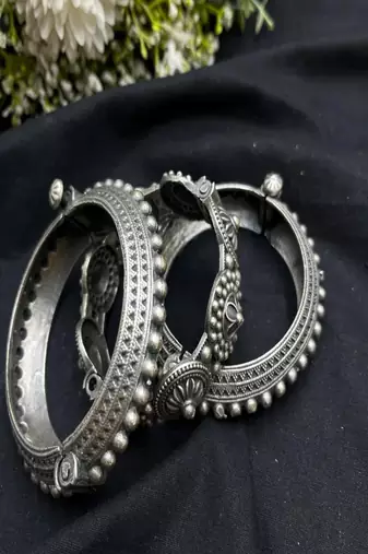 Oxidized silver bangle set of 3, tribal german silver kada