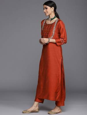 Women Maroon Yoke Embroidered Kurta with Trouser & Printed Dupatta 5