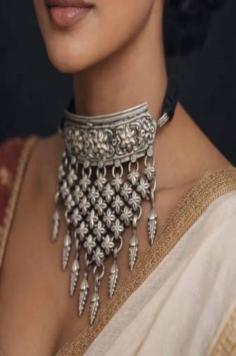 Oxidised silver tribal choker necklace | vintage ethnic statement hasli torque necklace