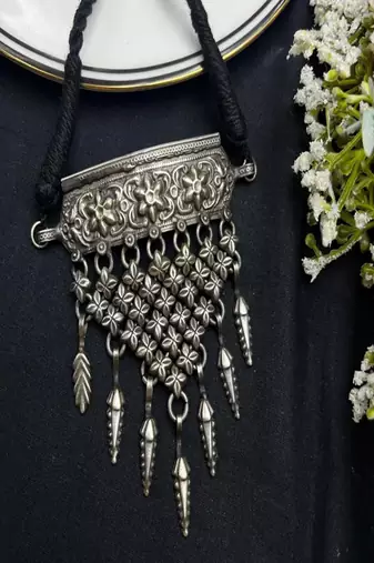 Oxidised silver tribal choker necklace | vintage ethnic statement hasli torque necklace