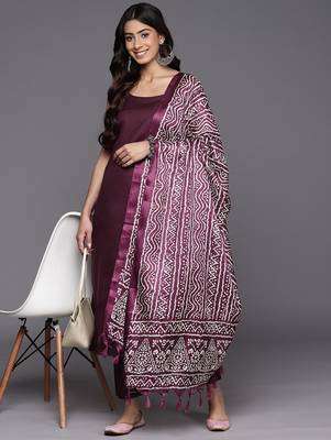 Violet Solid Sleeveless Kurta With Trousers & Bandhani Printed Dupatta 1