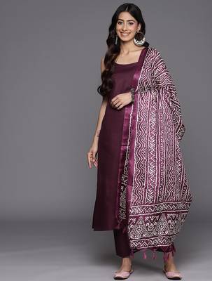 Violet Solid Sleeveless Kurta With Trousers & Bandhani Printed Dupatta 5