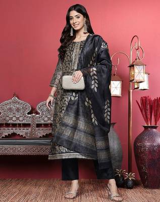Grey Floral Printed Beads and Stones Straight Kurta with Trousers & Dupatta 1