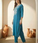 Women Floral Embroidered Regular Thread Work Kurta with Trousers