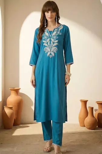 Women Floral Embroidered Regular Thread Work Kurta with Trousers